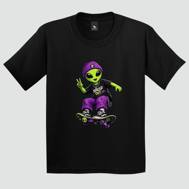 Camiseta infantil Alien Skater preta com estampa de alien skatista