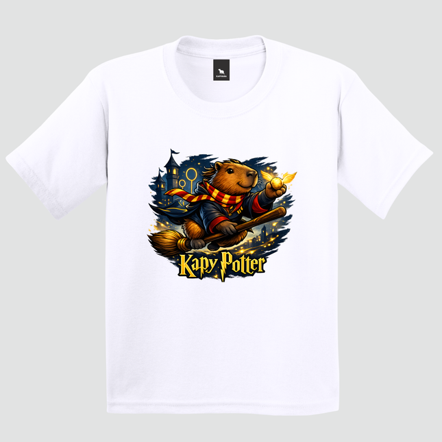 Camiseta branca com estampa capivara Kapy Potter vista frontal