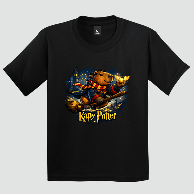 Camiseta preta com estampa capivara Kapy Potter vista frontal