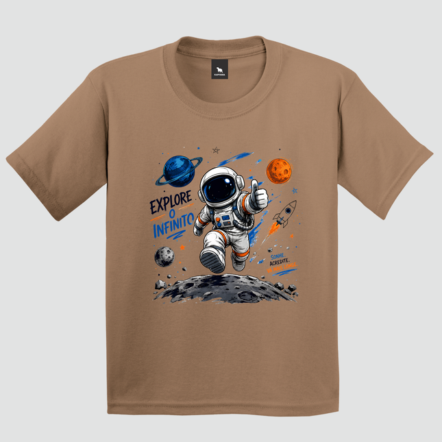 Camiseta infantil cappuccino Explore o Infinito com astronauta