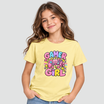 Menina usando camiseta Gamer Girl amarela