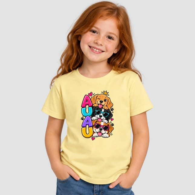 Menina usando camiseta infantil amarela Cachorrinhos Au Au