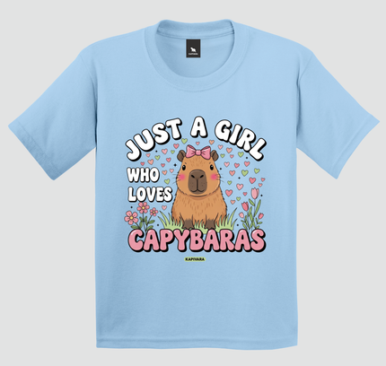 Camiseta infantil azul Just a Girl Who Loves Capybaras com estampa de capivara fofa