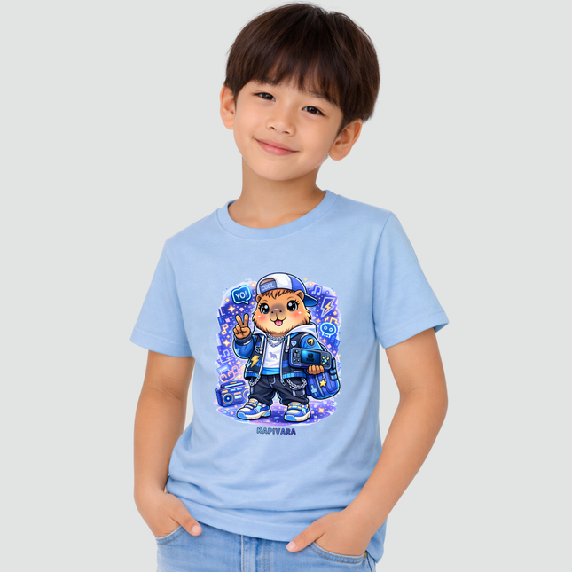 menino usando camiseta infantil capivara kawaii gamer azul claro