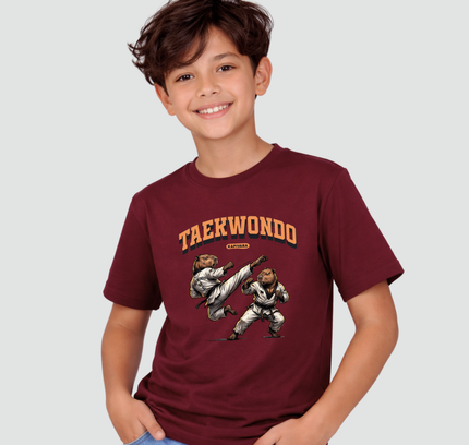 menino usando camiseta infantil capivara taekwondo bordo
