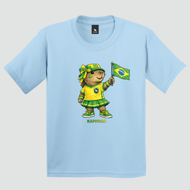 Camiseta infantil Capivara Torcedora Brasil Copa azul com estampa de capivara segurando bandeira do Brasil