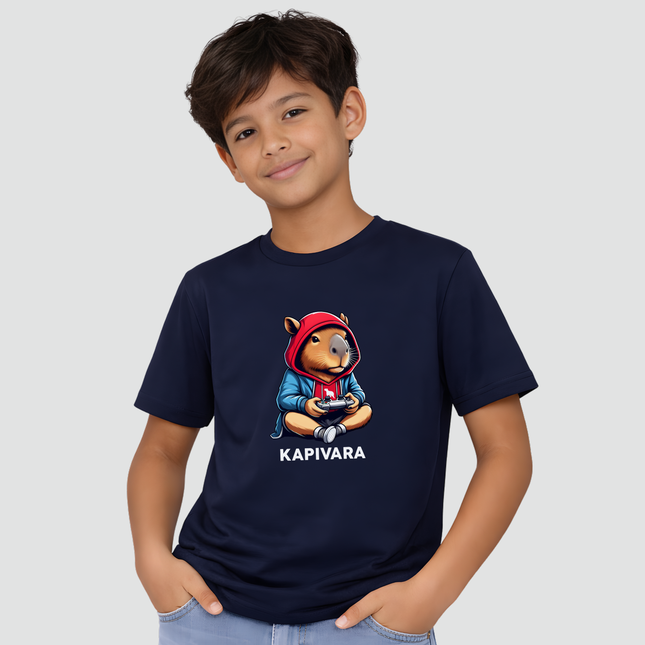 menino usando camiseta capivara videogame azul marinho