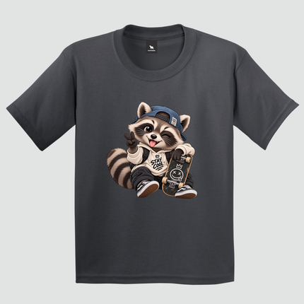 Camiseta infantil cinza-chumbo com estampa de guaxinim skatista Stay Cool