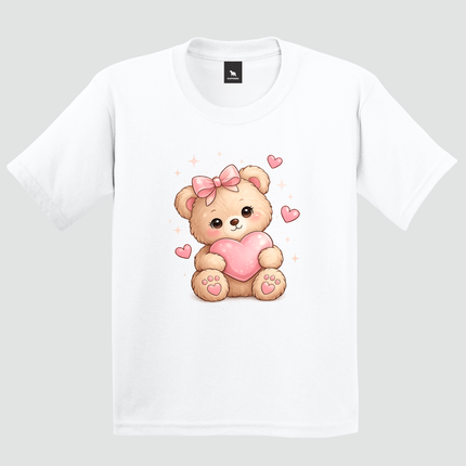Camiseta infantil branca com estampa de ursinho e coração rosa