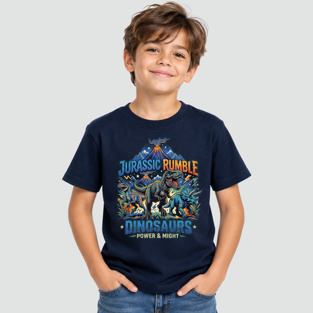 Menino usando camiseta azul-marinho Jurassic Rumble com estampa de dinossauros