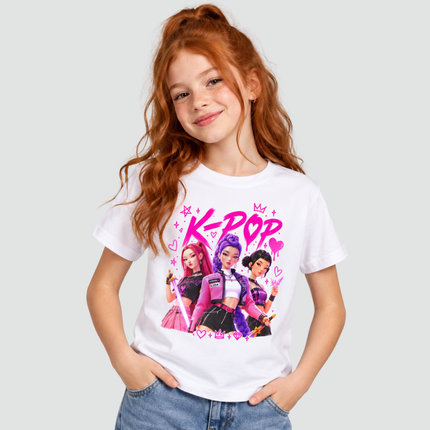 Menina usando camiseta branca K-Pop Stars