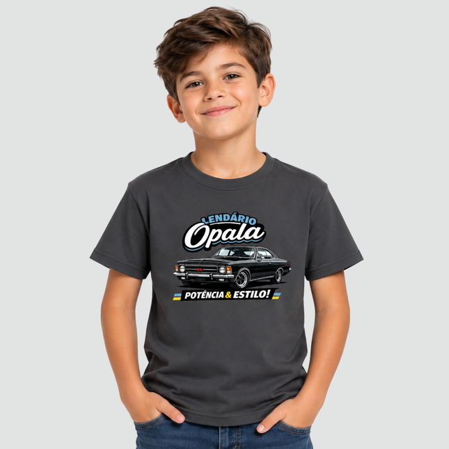 Menino usando camiseta cinza-chumbo Lendário Opala